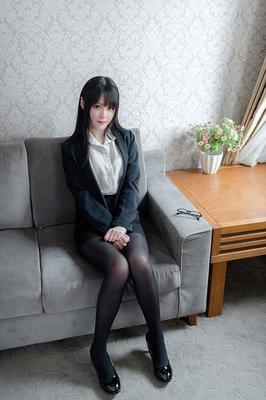 她的缠绵约会原画质